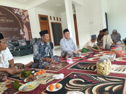 Guru MI Ulumiyah Ngangsu Kaweruh di Jogjakarta